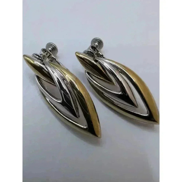 Napier Goldtone Silvertone Metallic Clipon Leaf Earrings - Picture 1 of 3